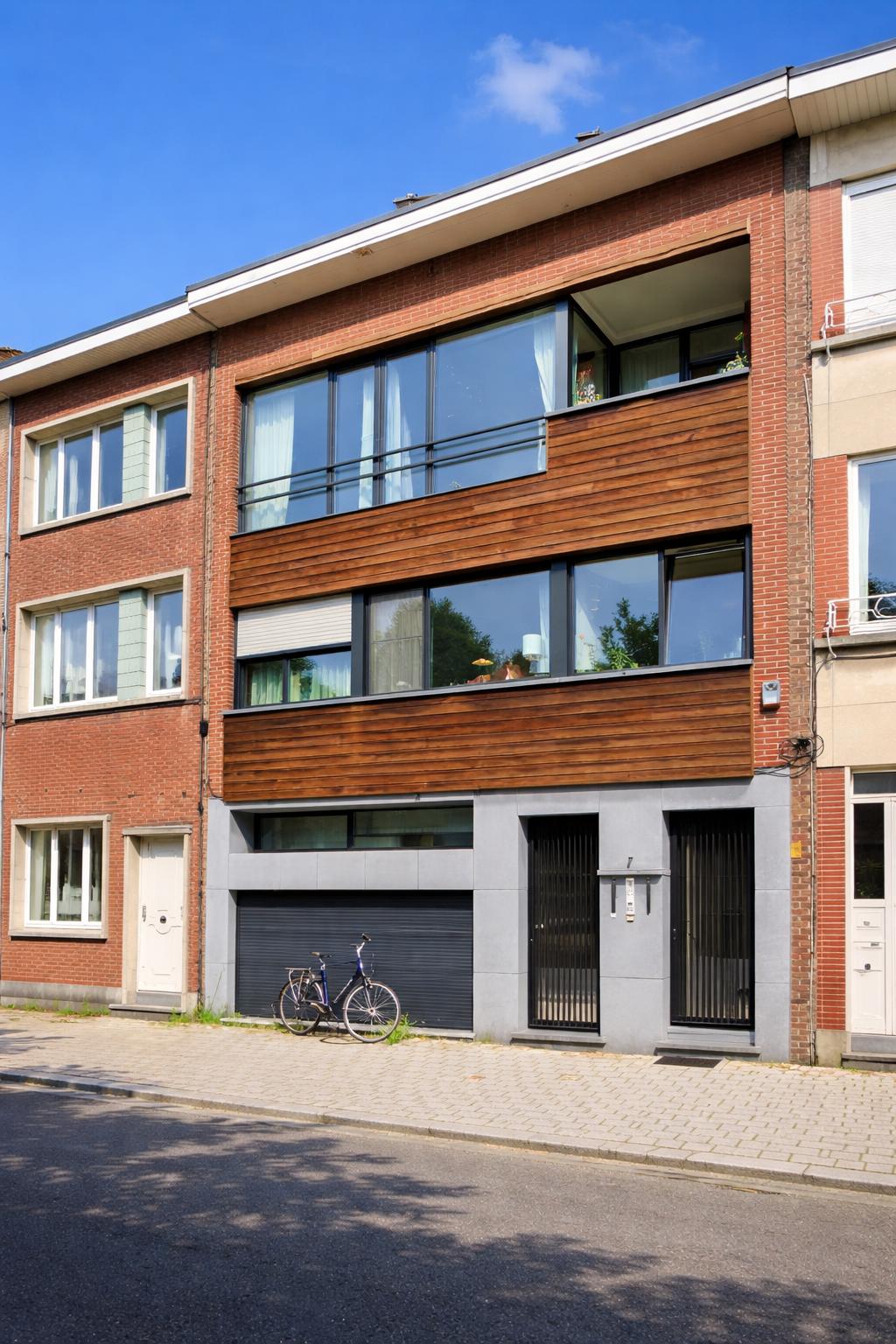 Lichtrijk appartement & grote duplex te Mortsel
